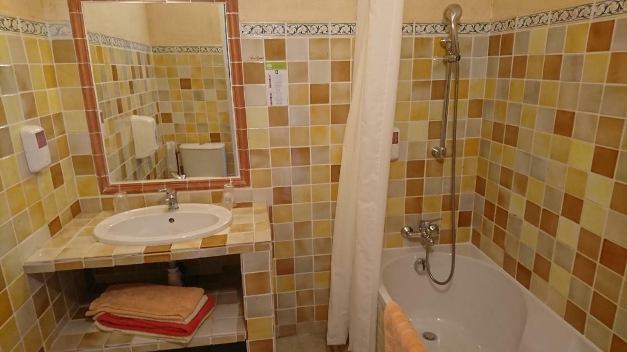 Hotel Les Cavalets บูดูออง ภายนอก รูปภาพ